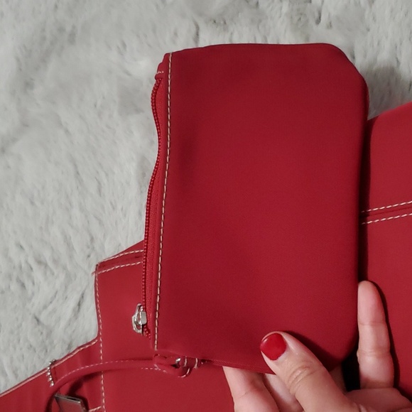 Covington Red nylon shoulder bag with coin purse - Picture 4 of 16